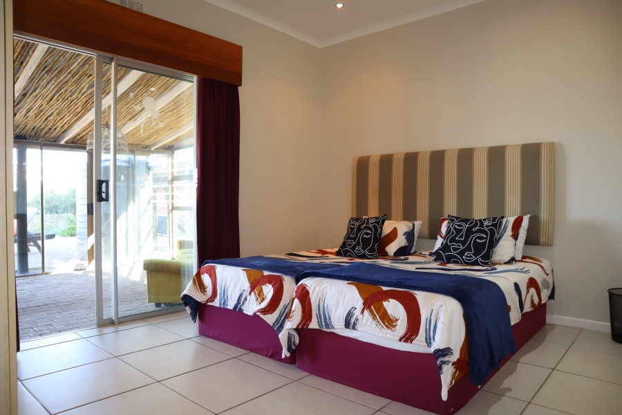 5 Bedroom Property for Sale in Paradise Beach Eastern Cape